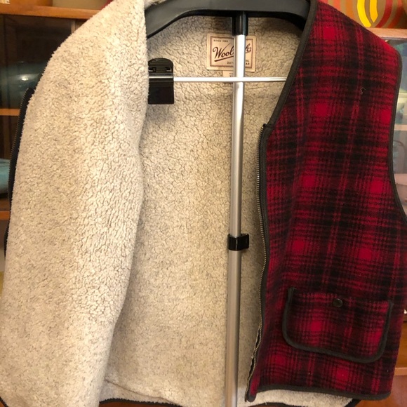 Vintage Woolrich Red and Black Plaid Vest 1995-05 - Picture 7 of 7